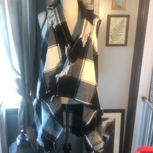 BLK & WHITE CHECK VEST